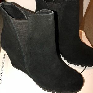 Black Suede wedge Booty-Steve Madden